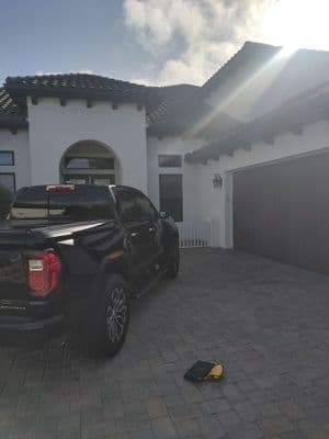 Seamless aluminum gutter install in Wesley Chapel, FL — Oct 2025