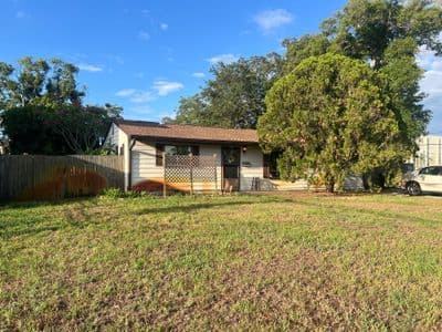 Seamless aluminum gutter install in St Petersburg, FL — May 2026