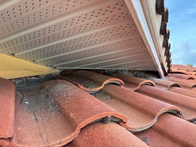 Seamless aluminum gutter install in Largo, FL — Jan 2026