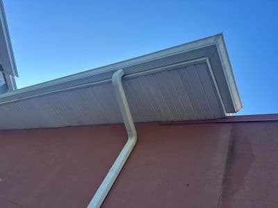 Seamless aluminum gutter install in Land O Lakes, FL — Jul 2025