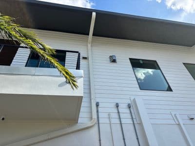 Seamless aluminum gutter install in New Port Richey, FL — Jan 2026