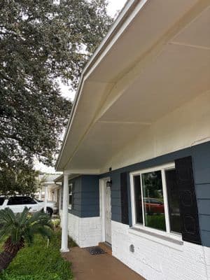 Seamless aluminum gutter install in Tarpon Springs, FL — Sep 2025