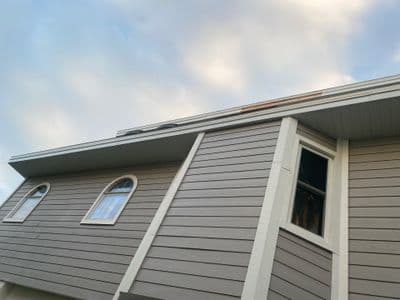 Seamless aluminum gutter install in Sarasota, FL — Oct 2025