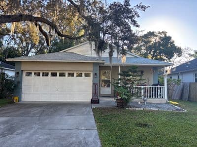 Seamless aluminum gutter install in Palm Harbor, FL — Oct 2025