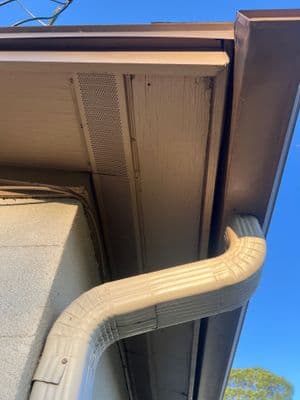 Seamless aluminum gutter install in Ruskin, FL — Mar 2026