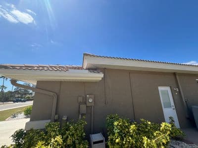Seamless aluminum gutter install in Sun City Center, FL — Apr 2025