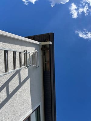 Seamless aluminum gutter install in Wesley Chapel, FL — Oct 2025