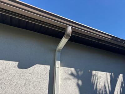 Seamless aluminum gutter install in Largo, FL — Nov 2025