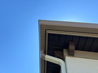 Seamless aluminum gutter install in Largo, FL — Mar 2026