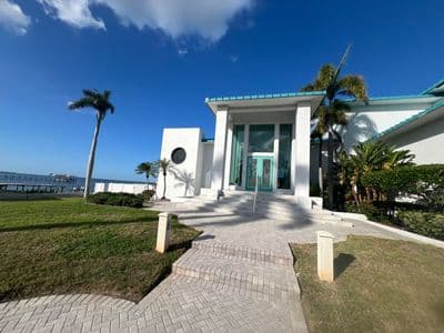 Seamless aluminum gutter install in Bradenton, FL — Dec 2025