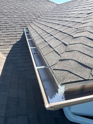 Seamless aluminum gutter install in Largo, FL — Nov 2025